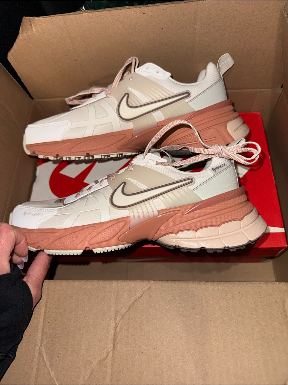 Nike V2K Run
Gore-Tex Phantom Terra Blush (Women's)